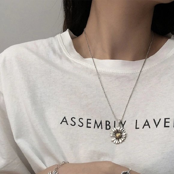 *NEW 925 Sterling Silver Retro Daisy Necklace - Picture 2 of 8